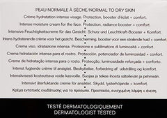 CHANEL Hydra Beauty Creme 50g application scene illustrating silky texture for daily use.