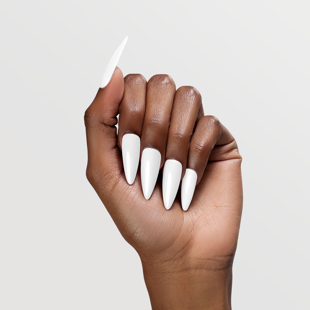 Chaun Legend Can't Elope creamy white gel brush for smooth, precise application