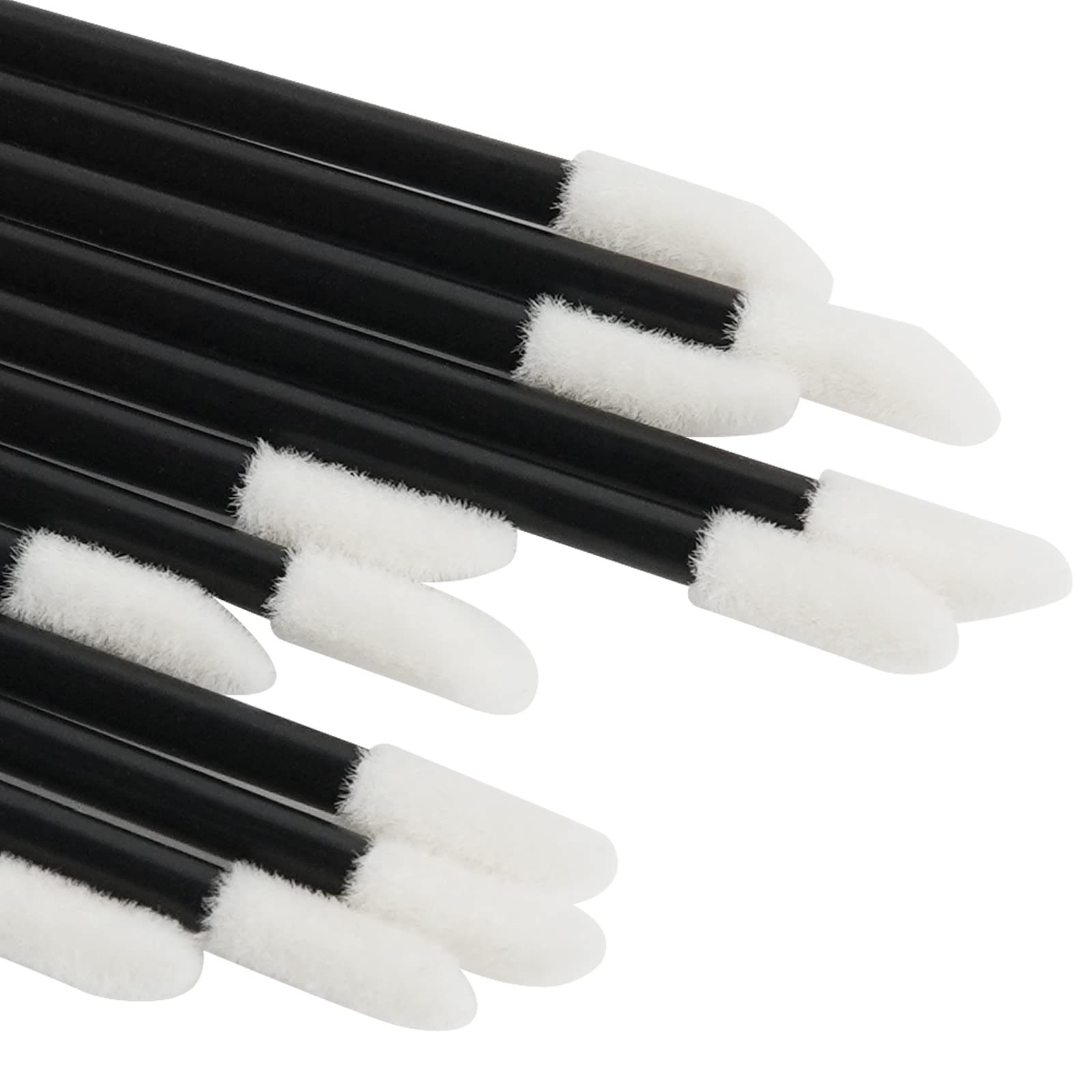 CHEFBEE lip brush with slanted bristles delivers precise, smooth lip color application