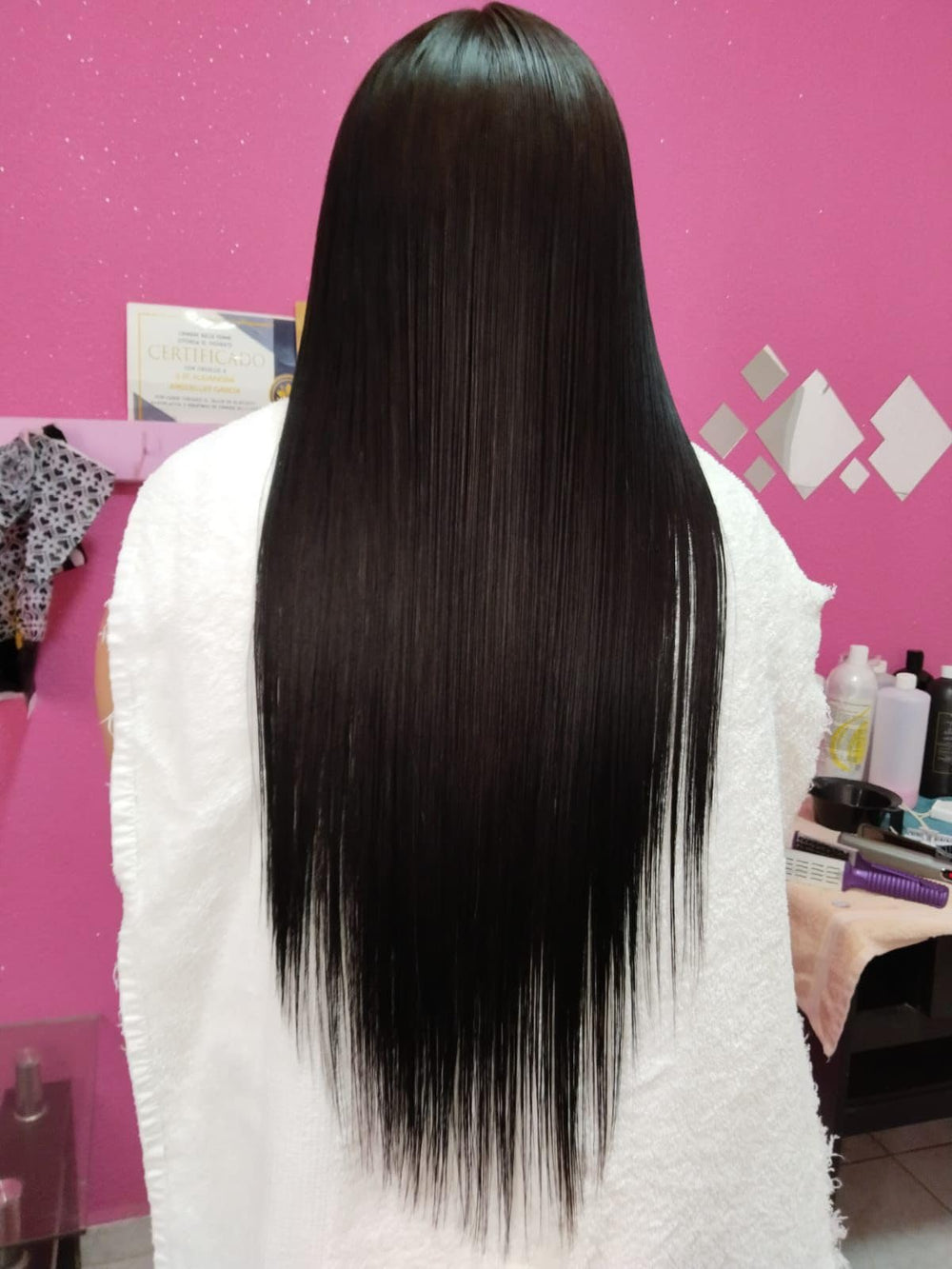 Factory-sealed CHELLY keratin bottle ensuring safety and product integrity.