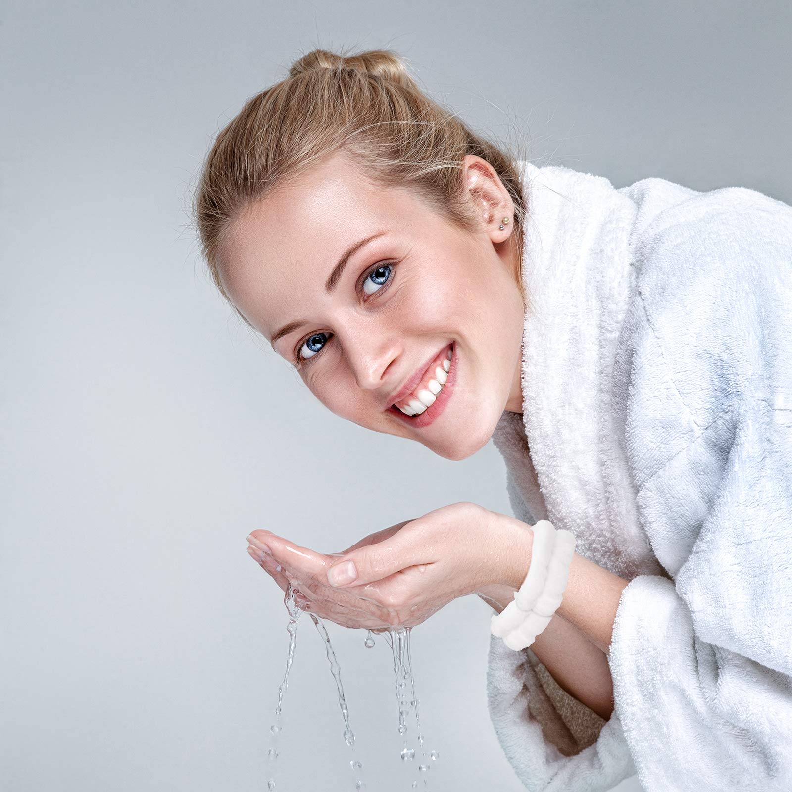 Chuangdi wrist spa wash band ideal for washing face and makeup removal.