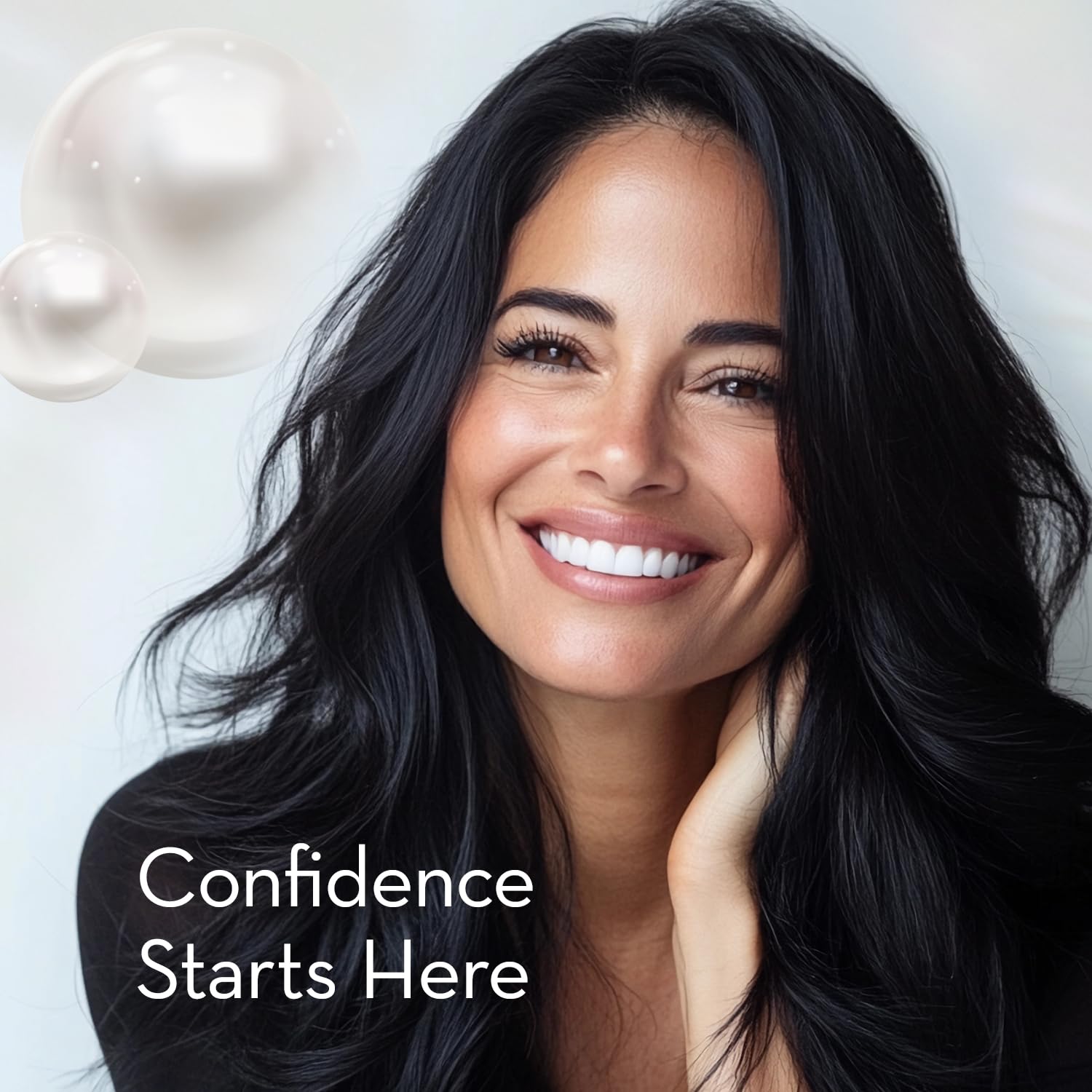 Cicatricure Antimanchas 12-hour hydration layer looks refreshed.