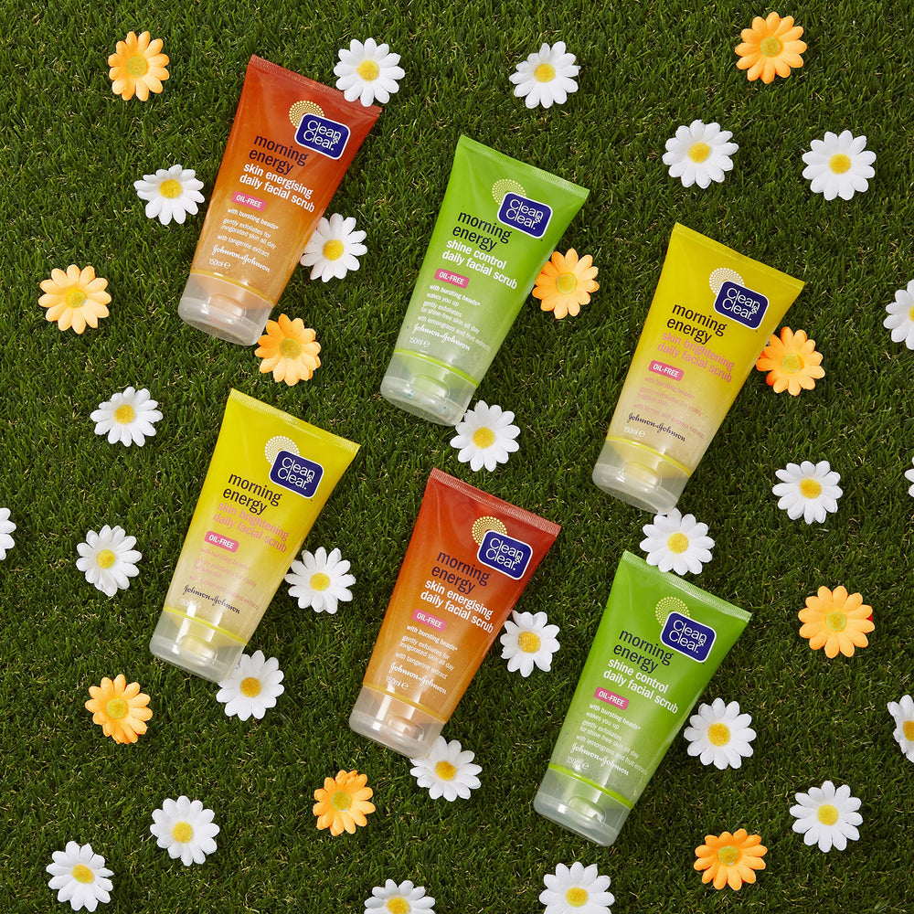 Clean & Clear Morning Energy packaging view emphasizes travel-friendly daily use.