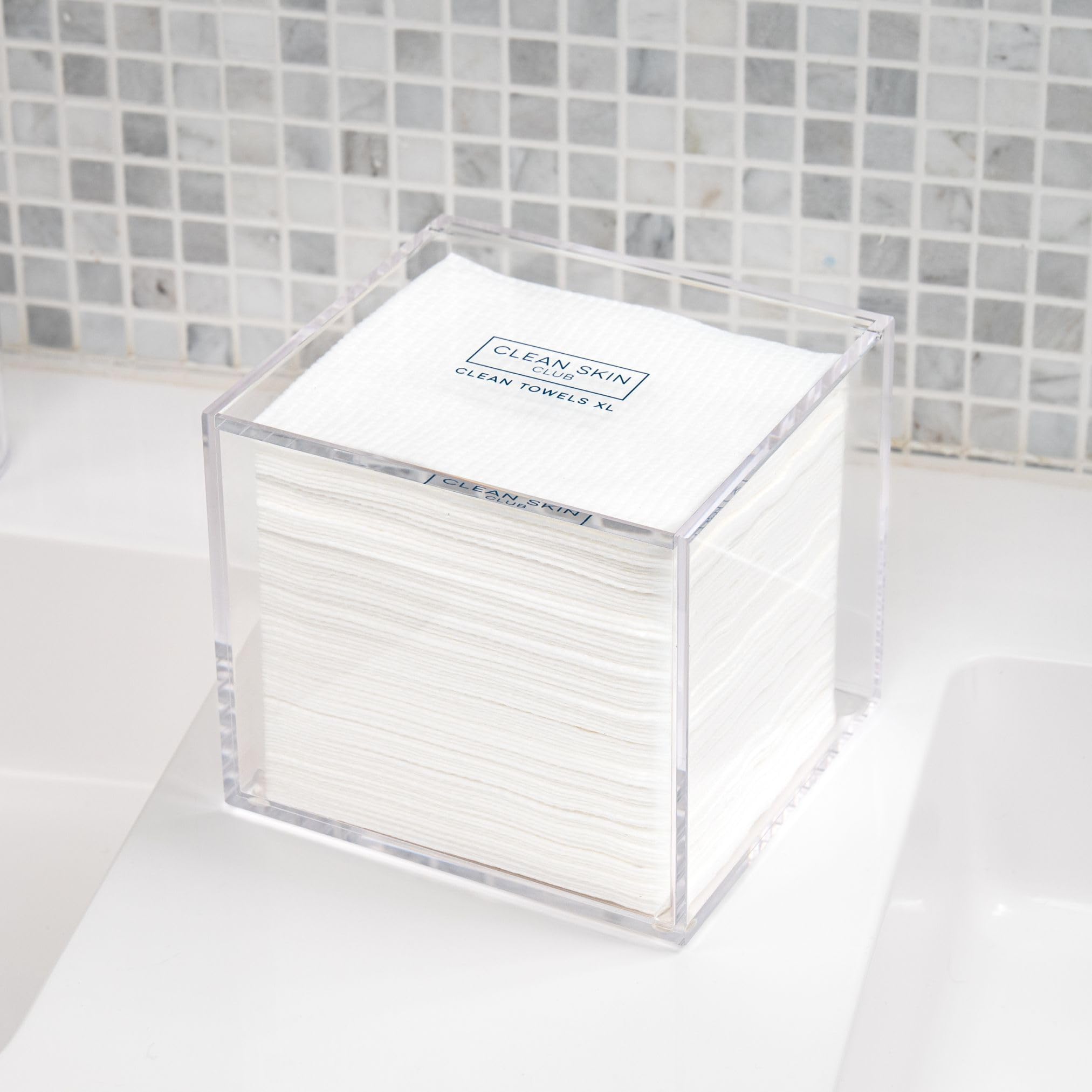 CLEAN SKIN CLUB easy-clean surface cleans quickly after spills or splashes.
