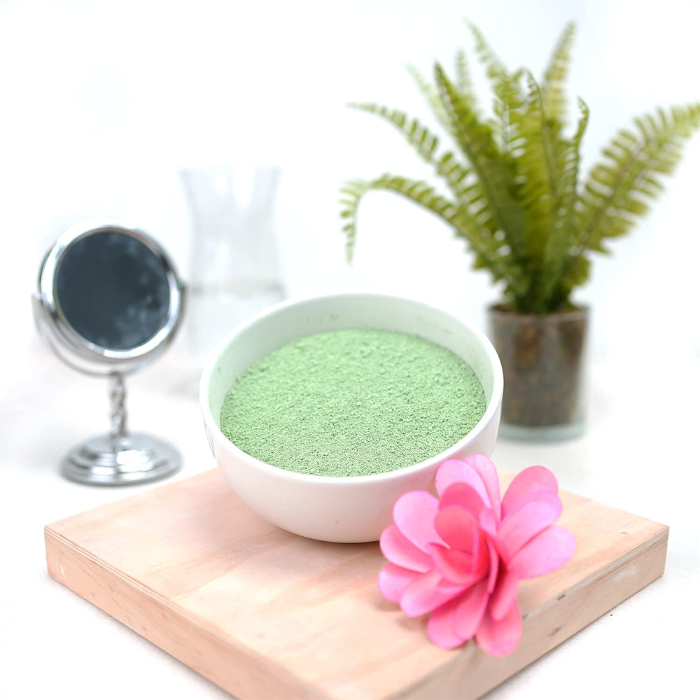 ClearLee Kaolin closeup textured powder highlighting premium cosmetic use.