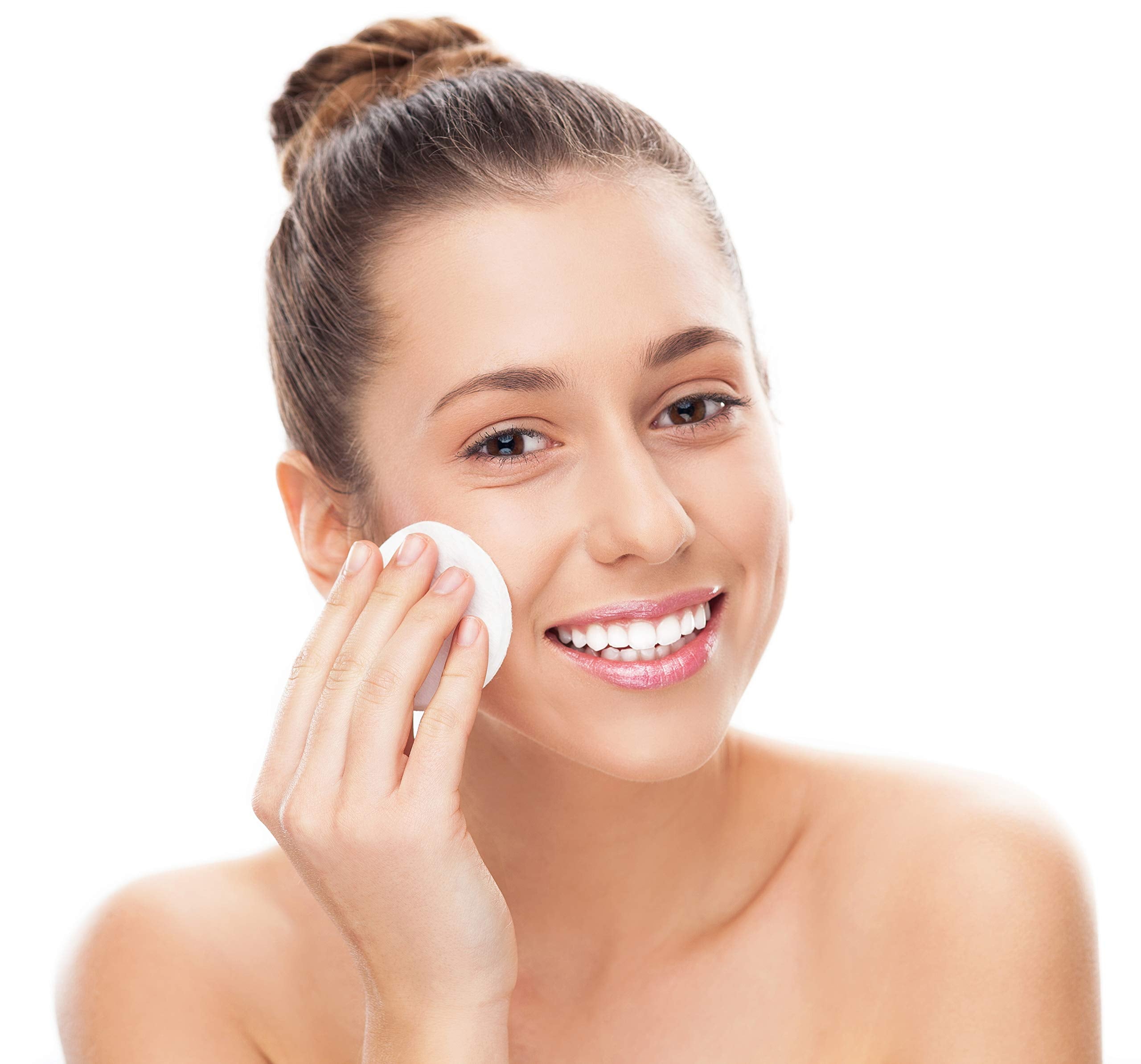 Cliganic facial rounds display lint-free texture—no fibers left behind after makeup removal.