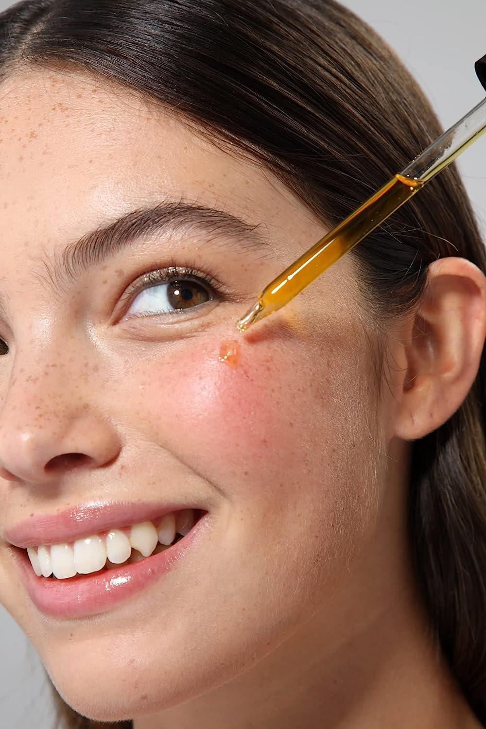 Cliganic Sea Buckthorn Oil label highlights organic purity and single-ingredient formulation.