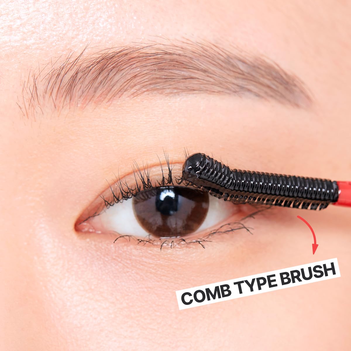 Aplicación suave y precisa con la brocha-curvada para limpieza completa.