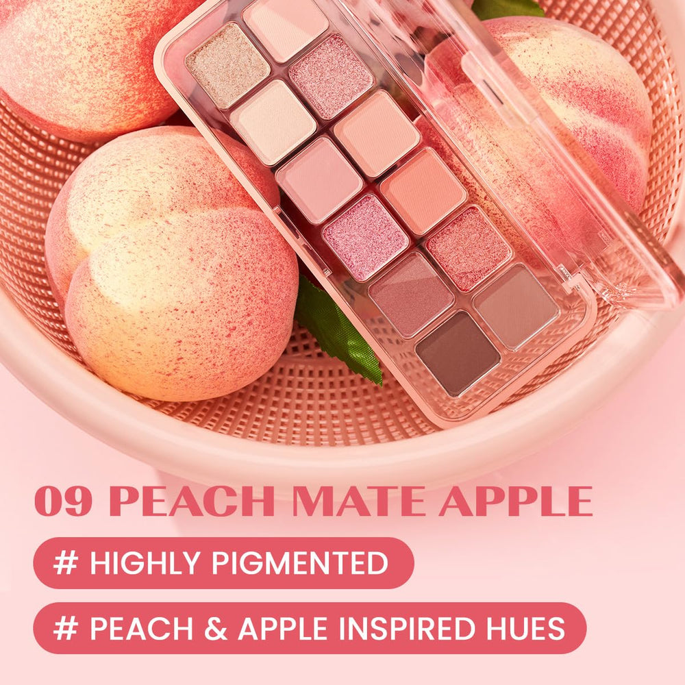 CLIO PRO EYE PALETTE AIR 09 Peach Mate Apple swatch close-up highlights glitter, shimmer, and matte finishes
