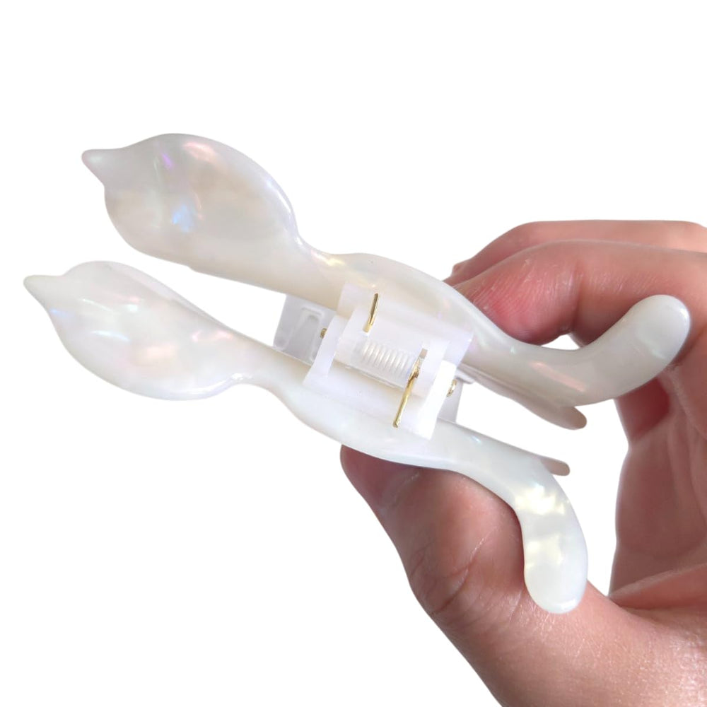 Clip Sugar simple design hair clip complements any season