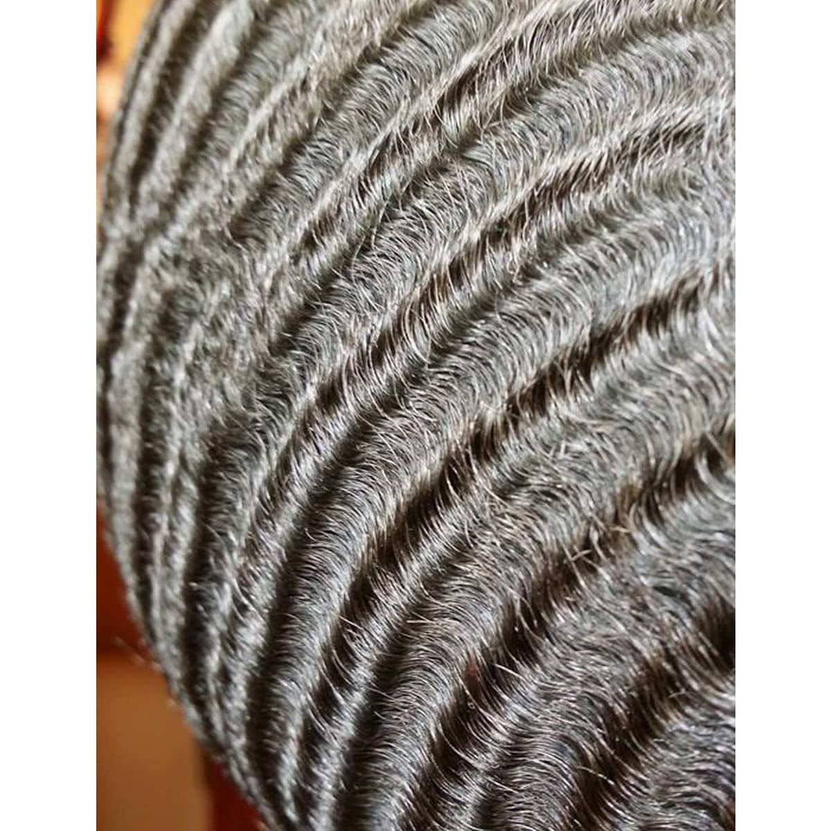 ColdLabel Wolfin Pomade ingredients list including safflower and shea butter.