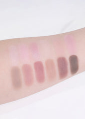 COLORGRAM Pin Point Eyeshadow Palette 02 close-up of glitter shade highlights sparkly payoff for glam evenings.