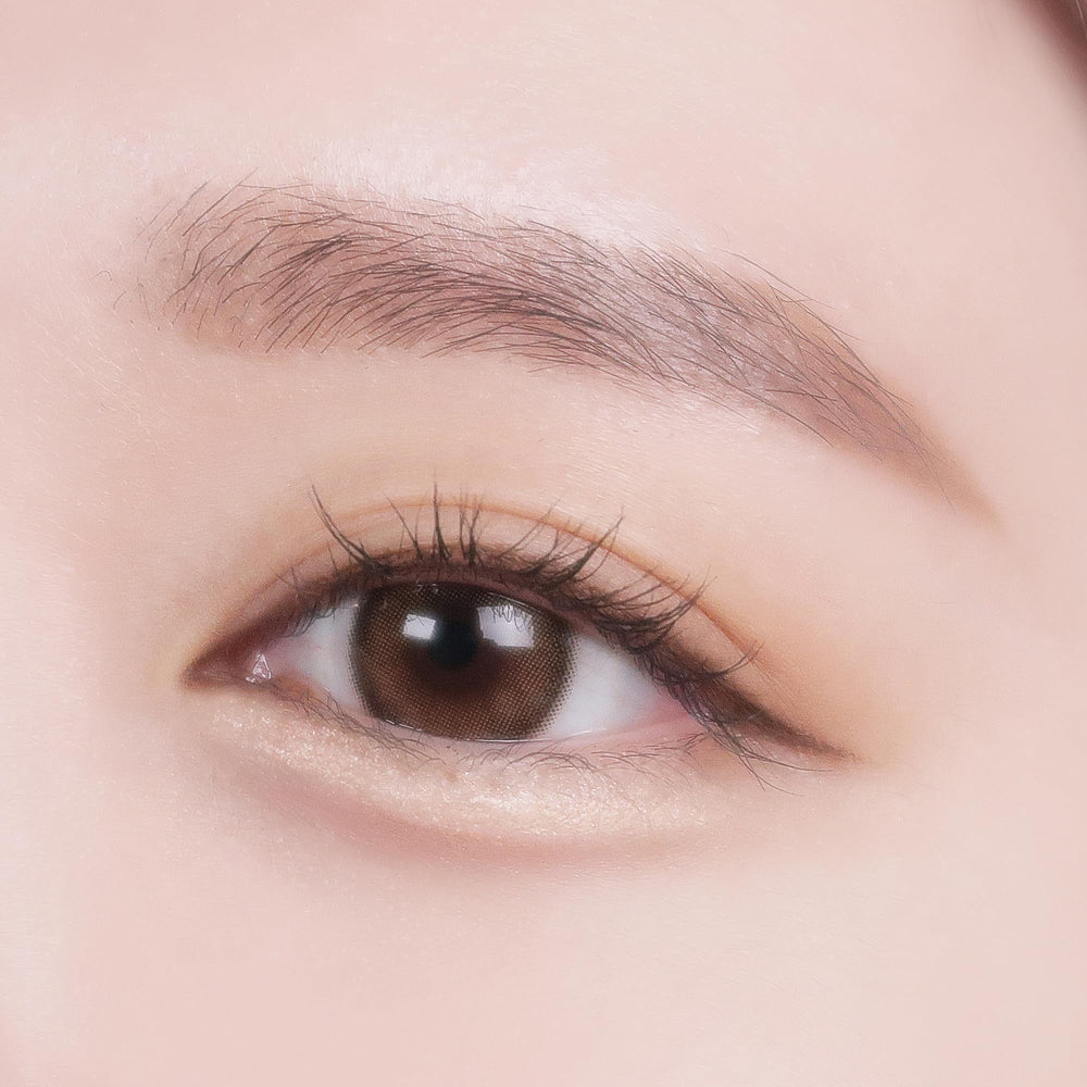 COLORGRAM Under Eye Highlighter Stick 01 Warm Tone retractable design for easy on-the-go use.