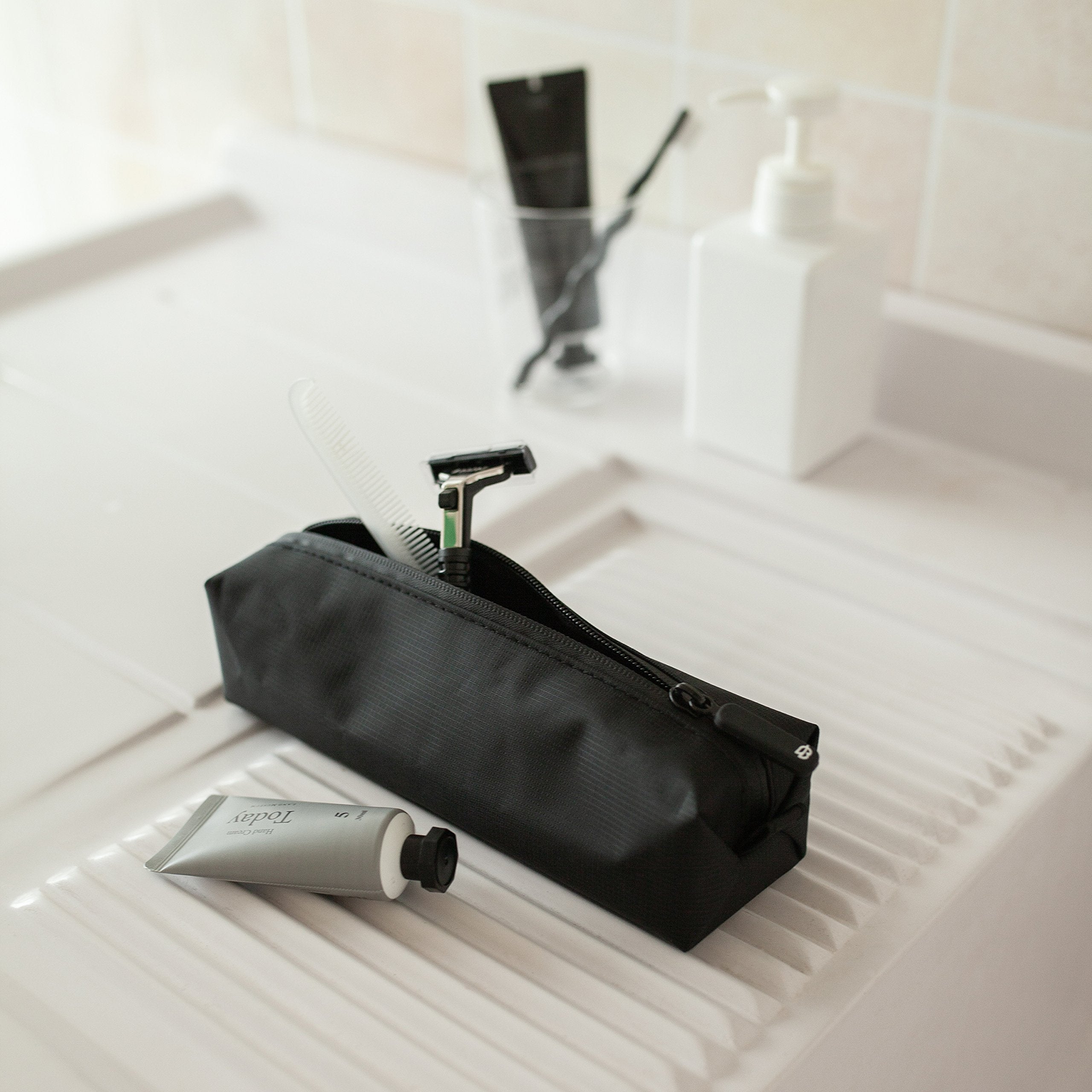 Comfyable travel-ready bag suitable for electronics, gym gear and toiletries.