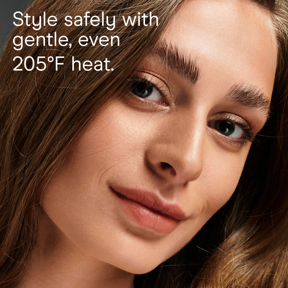 Infiniti Pro delivers 1000-watt airflow for faster at-home blowouts.