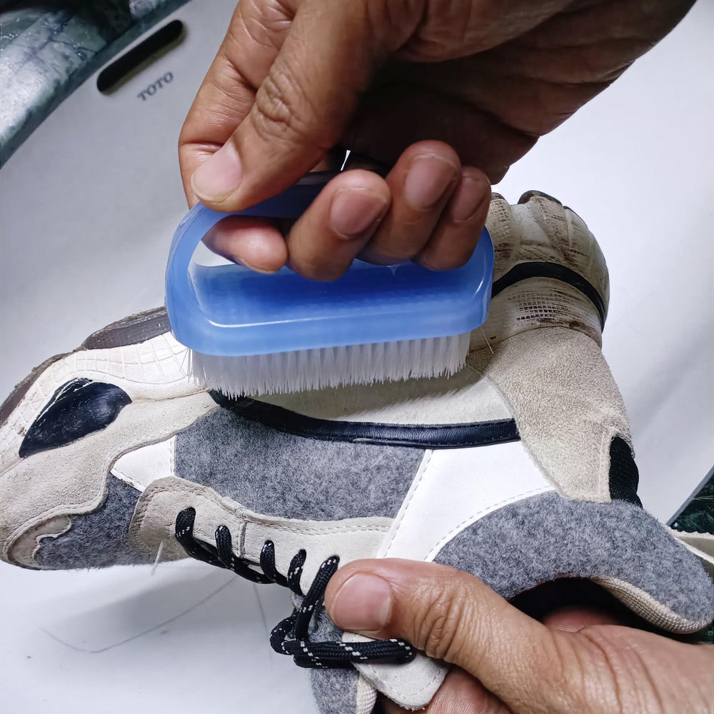 Coralpearl Nail Brush Travel-Friendly Case for on-the-go maintenance.