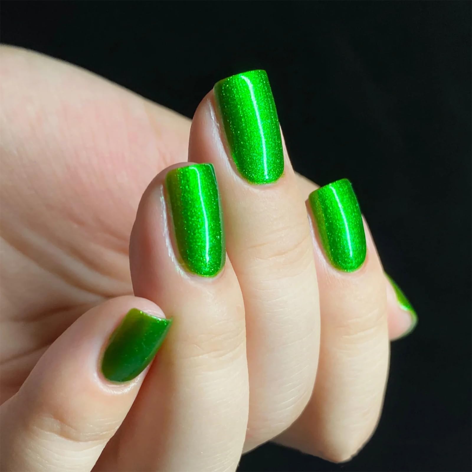 COSMOO Green Nail Polish gift idea image promotes seasonal gifting