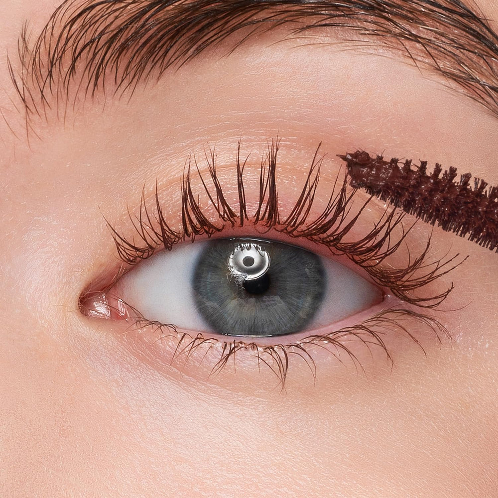 COSNORI full-eye look with Rosy Brown mascara for warm auburn hair appeal