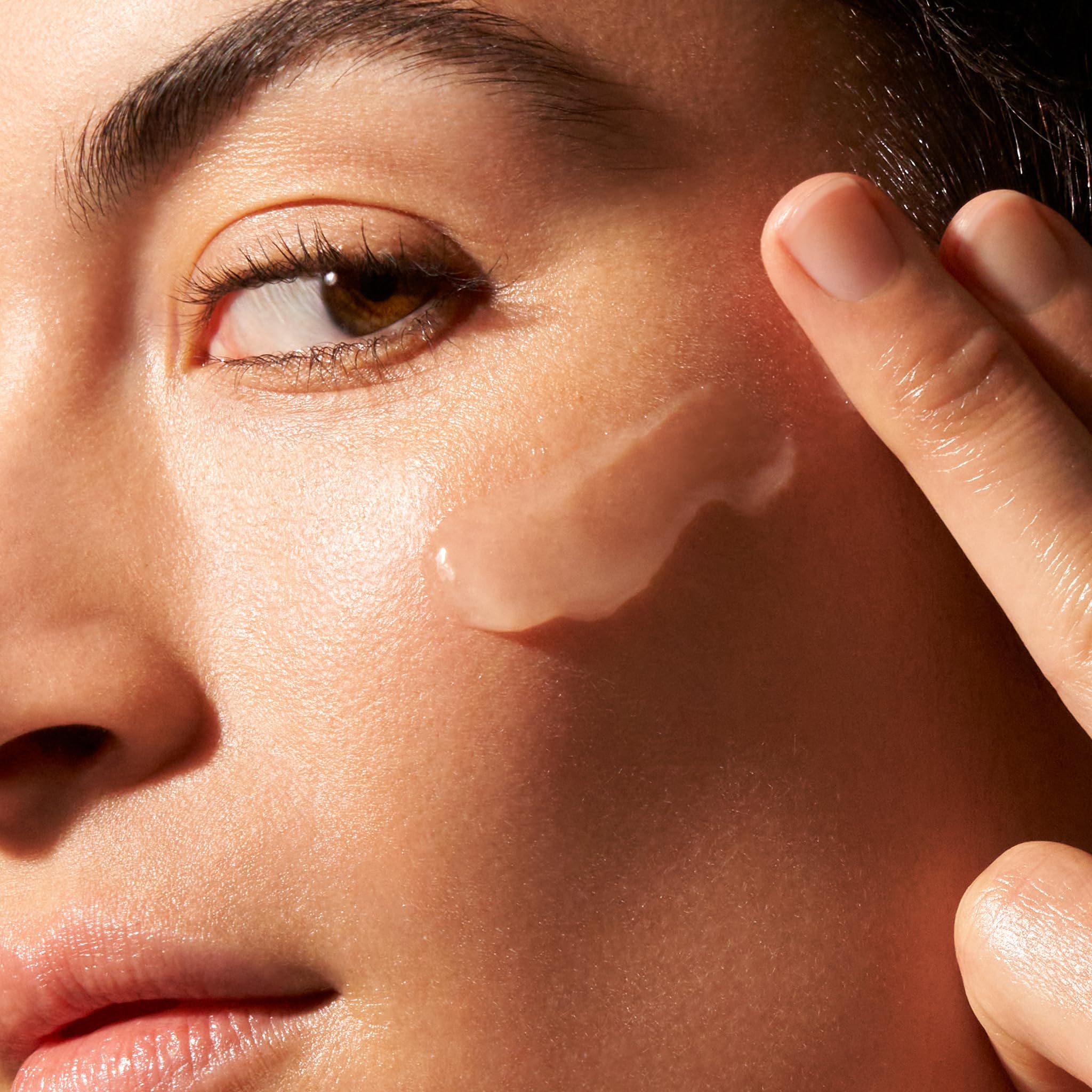 Cover FX Gripping Primer how-to-apply close-up guides fingertip dab