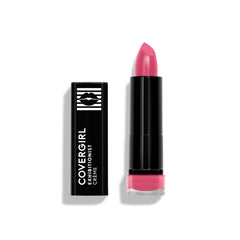 COVERGIRL Exhibitionist Cream Lipstick Rose Paradise en boca, color intenso y duradero.