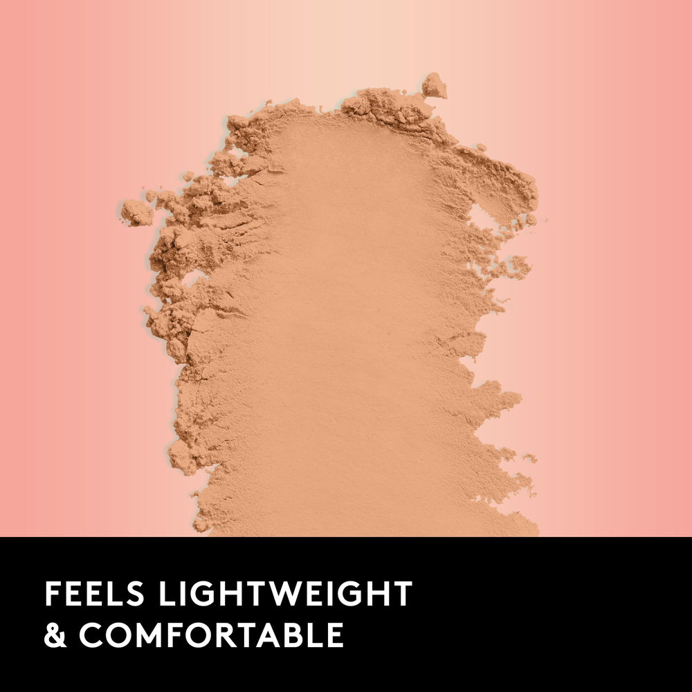 COVERGIRL Outlast Extreme Wear compact with mirror shows transfer-resistant finish in daylight