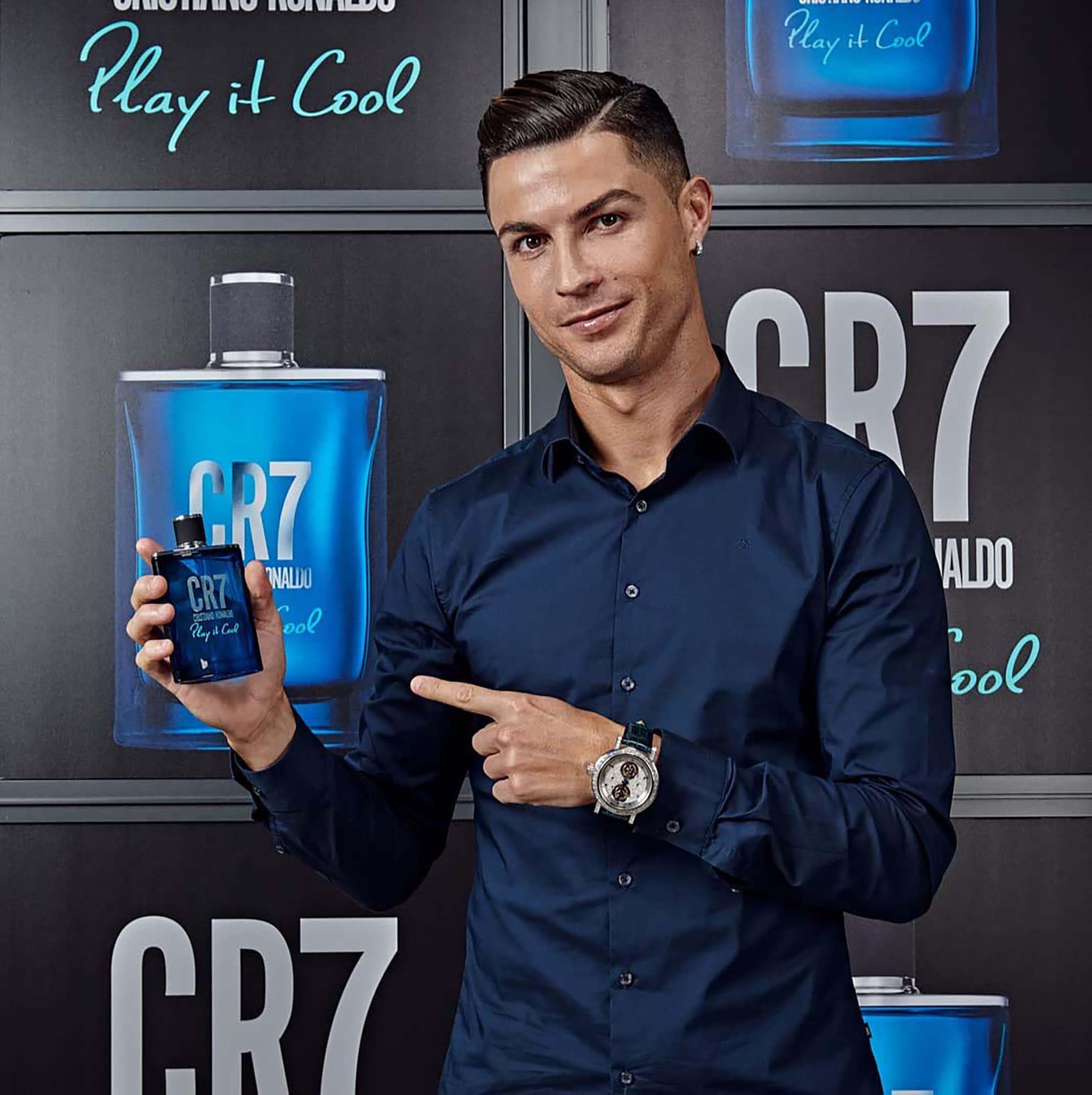 CR7 Play It Cool marine accord middle notes provide a fresh coastal vibe.