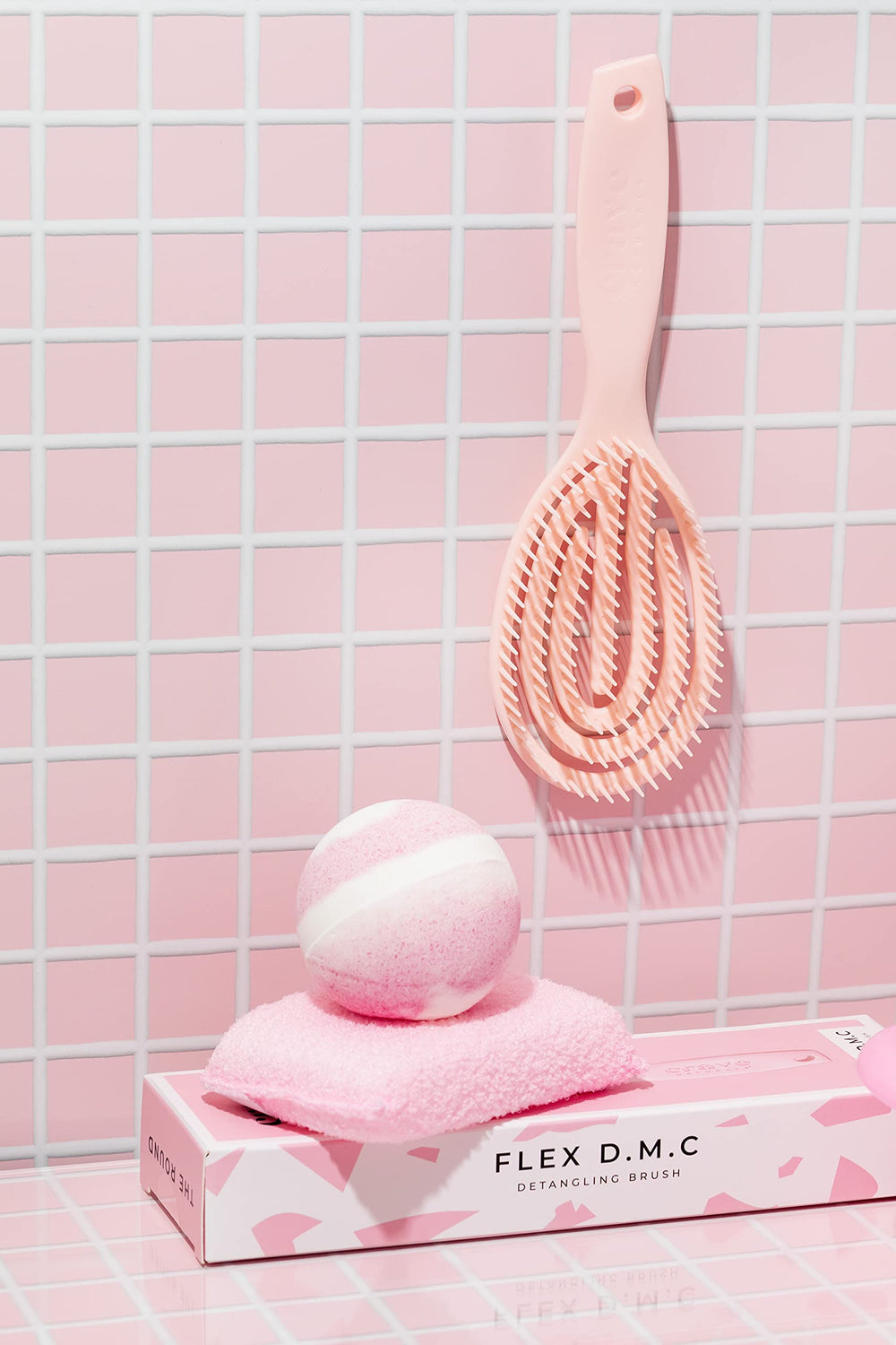 Crave Naturals FLEX DMC detangling brush bristles closeup with five flexible layers.