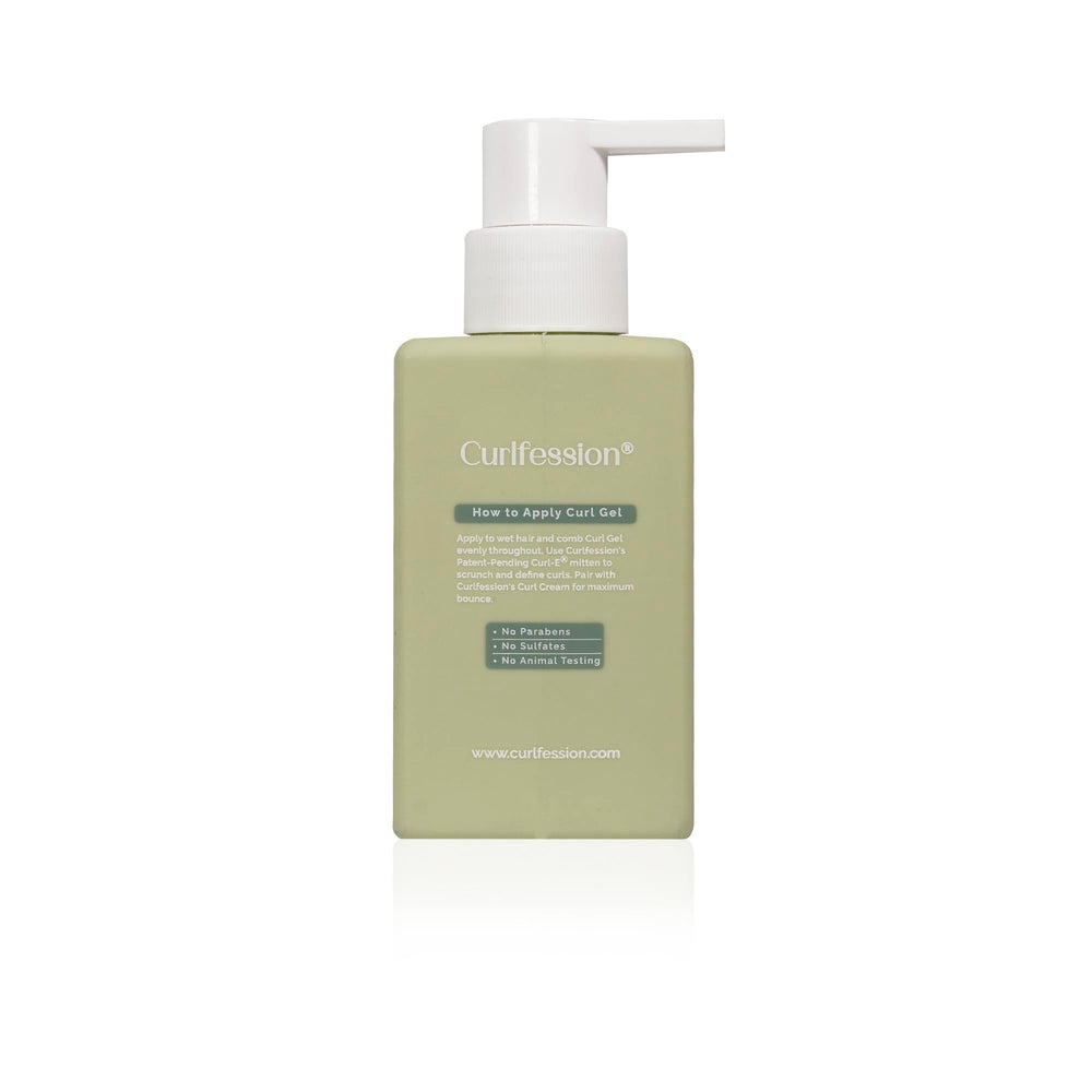 CURLFESSION Curl Gel on wet hair during application