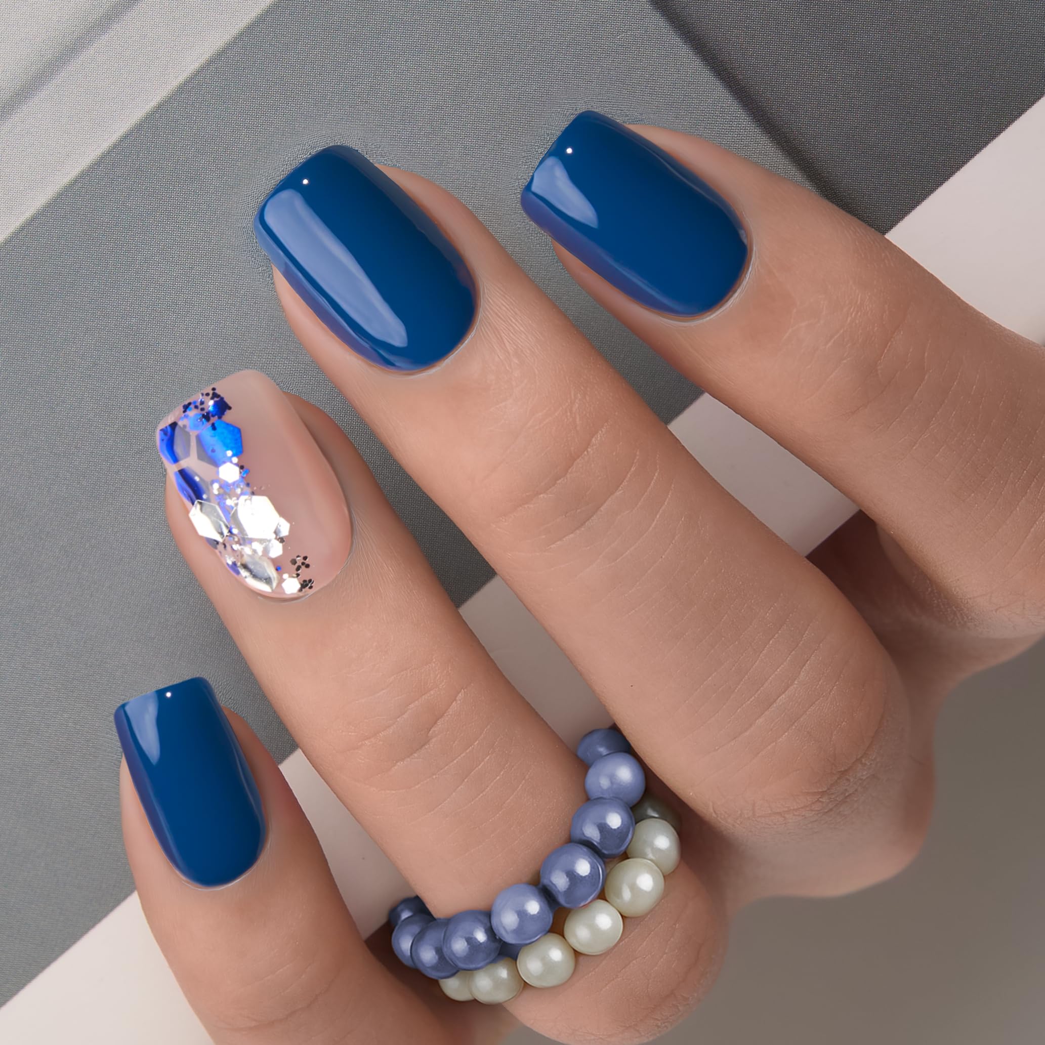 CurvLife Deep Blue nails packaging showing a complete 32-piece kit for at-home manicures
