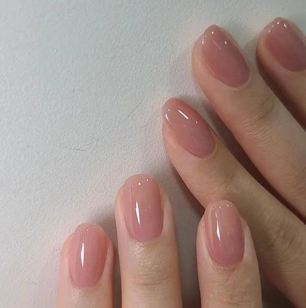 Curvlife natural-fit nails closeup highlights flexible gel for comfortable wear.