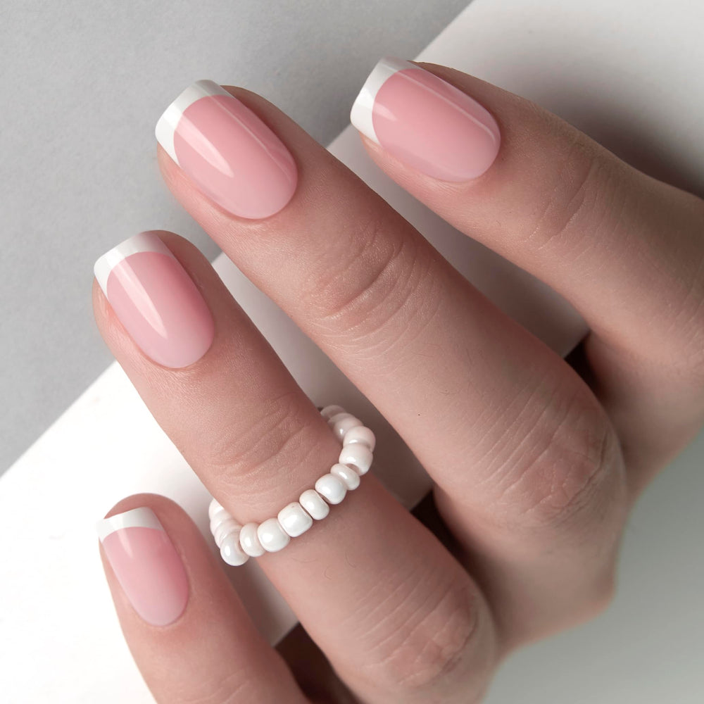 Curvlife soft gel texture closeup highlights natural feel and flexible wear without pressure.