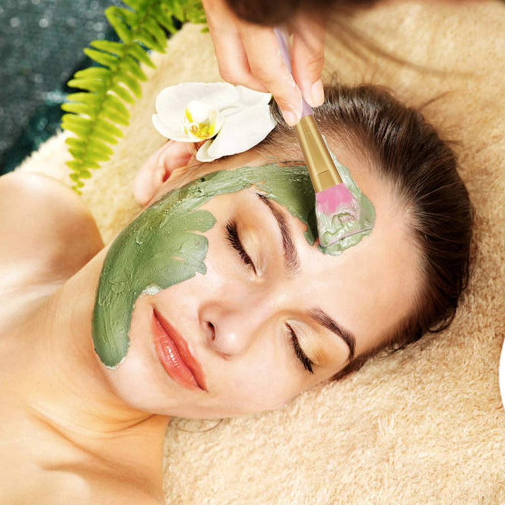 Cuttte mud clay charcoal mask application kit reduces waste and contamination.