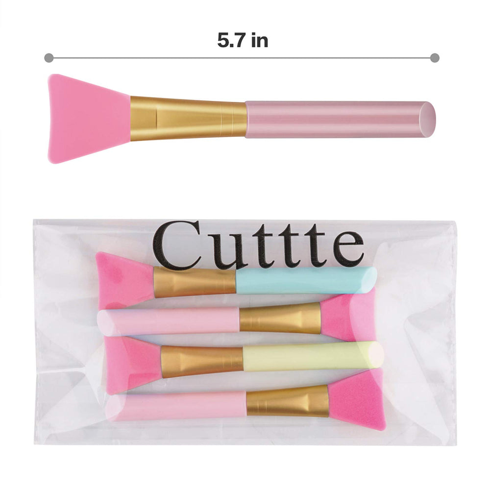 Cuttte soft silicone applicator spreads clay masks smoothly.