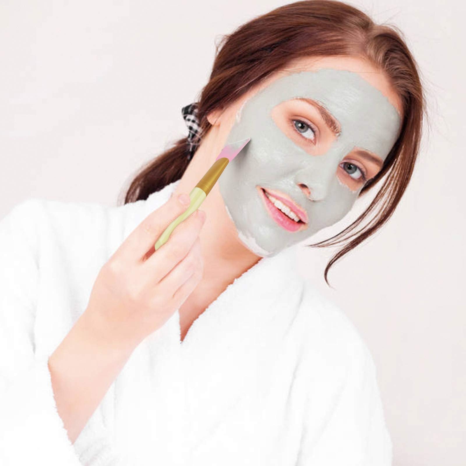 Cuttte travel-friendly mask tools fit in a bag for on-the-go skincare.