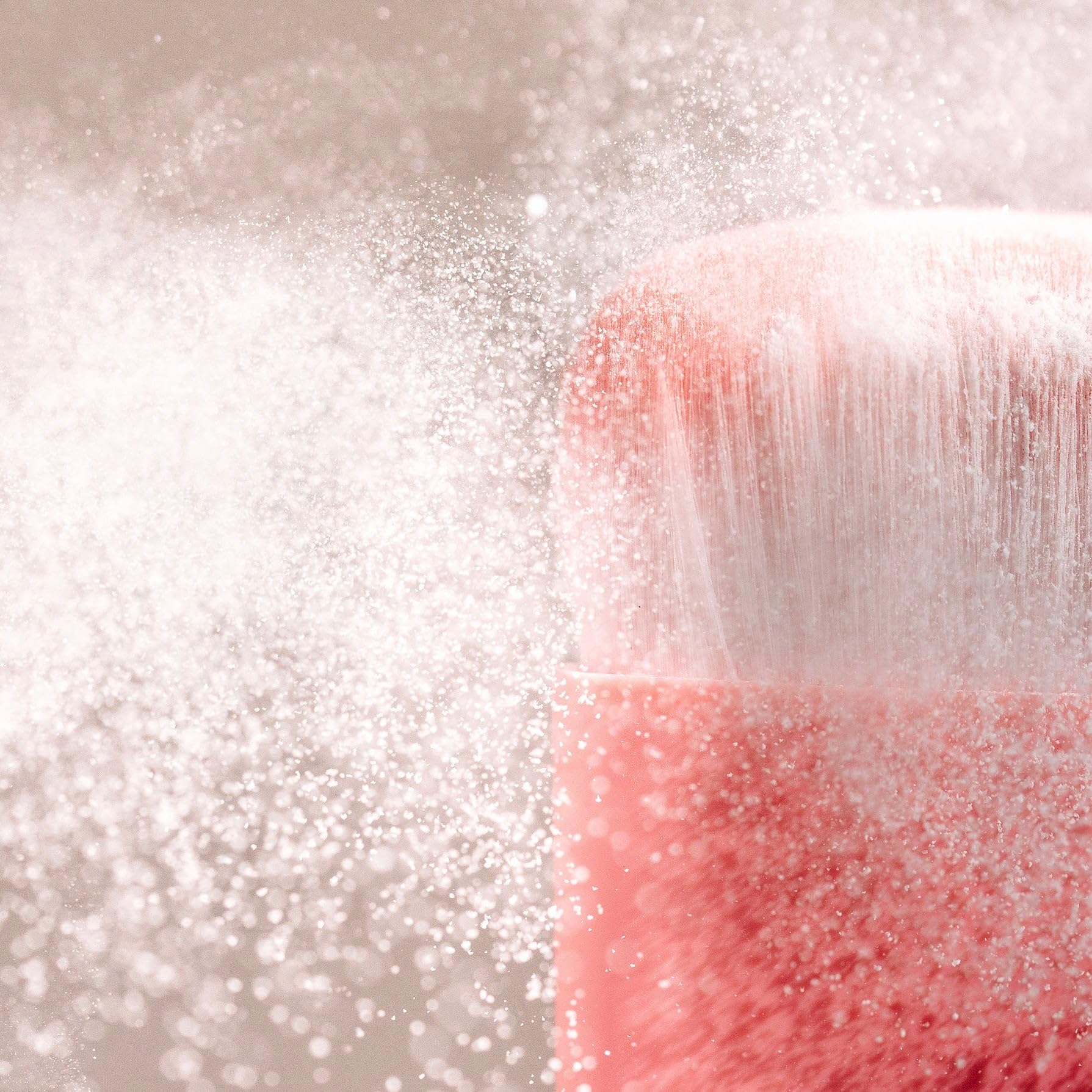 DAE Fairy Duster product shot with compact, travel-friendly design.