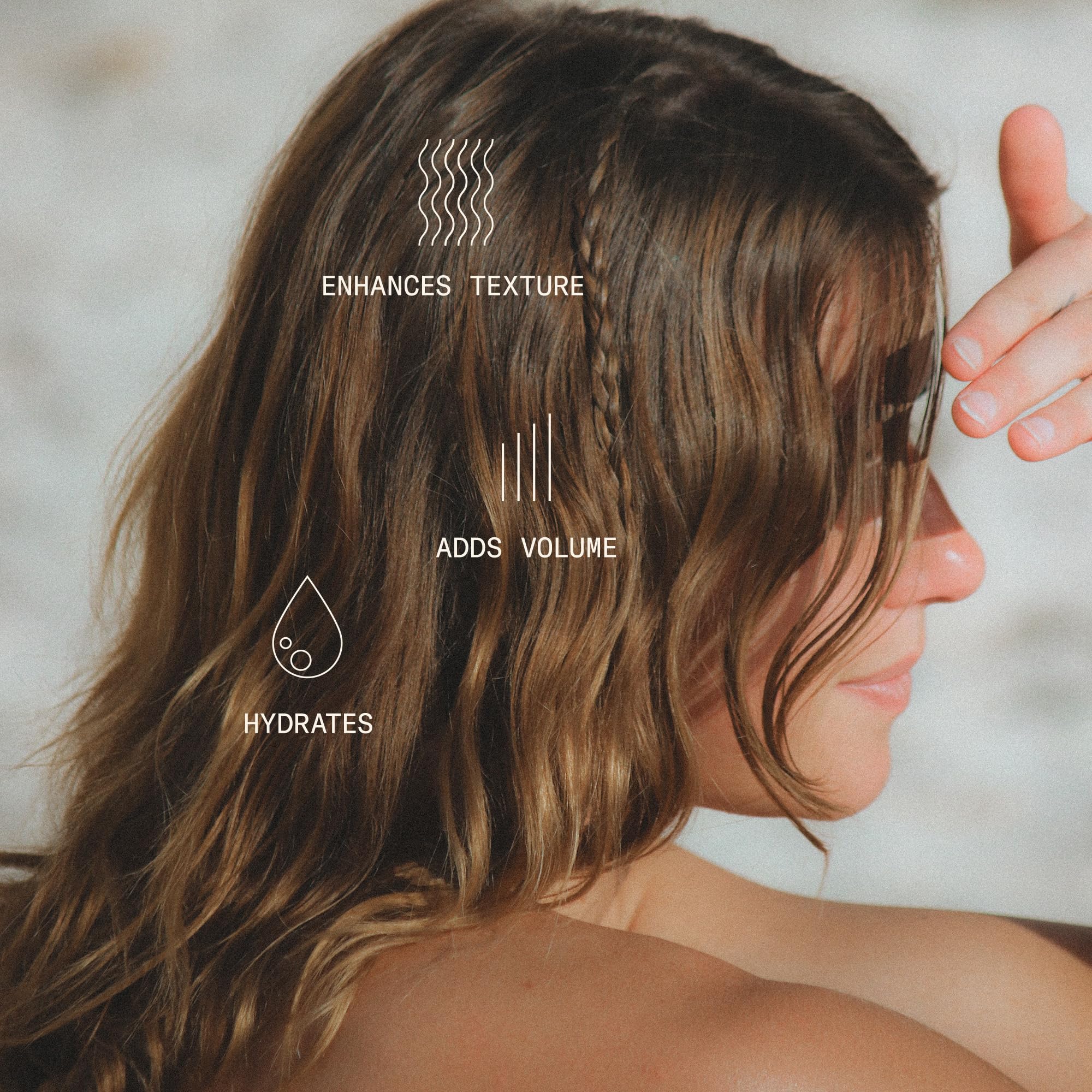 DAE Hibiscus Wave Spray mist dispersion for even coverage and beachy texture.