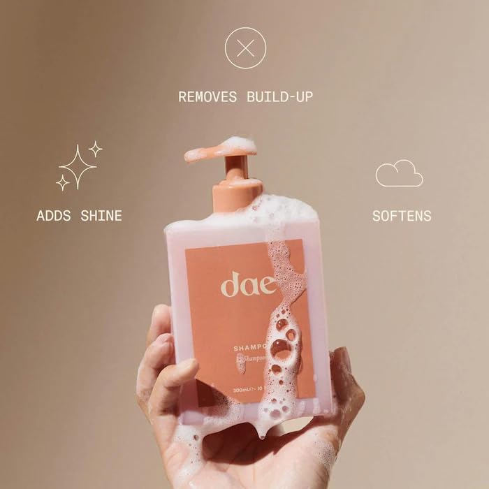 DAE Signature Shampoo lather highlights gentle cleansing for straight and wavy hair
