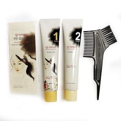 Daeng Gi Meo Ri scalp-care during dye helps minimize irritation.