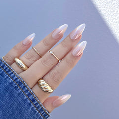 Daily Charme Magic White Nail Chrome Powder application swatch demonstrating smooth buffing