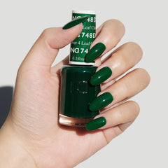 DAISY DND 4 Leaf Clover swatch shows rich pigment and even coverage