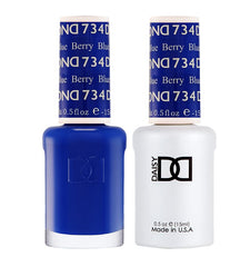 Daisy DND Berry Blue gel polish bottle shows rich royal blue color.
