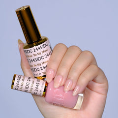 DAISY DND DC lacquer Be My Muse 2445 bottle paired for quick at home gel look