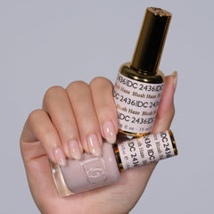 DAISY DND DC Air Dry Lacquer Blush Haze swatch demonstrates quick, customizable layering