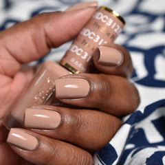 Daisy DND Deep Nude swatch shows creamy, wearable nude manicure