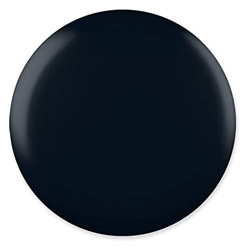 Daisy DND duo-pack gel and lacquer together highlights seamless color coordination for chip-free results.