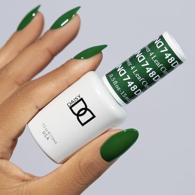 DAISY DND duo pack gel polish and lacquer for cohesive manicure