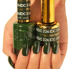 Daisy DND Green Collection duo-pack bottles show matching gel and lacquer.