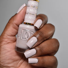 Daisy DND Half Moon 301 lacquer bottle paired with the matching shade.
