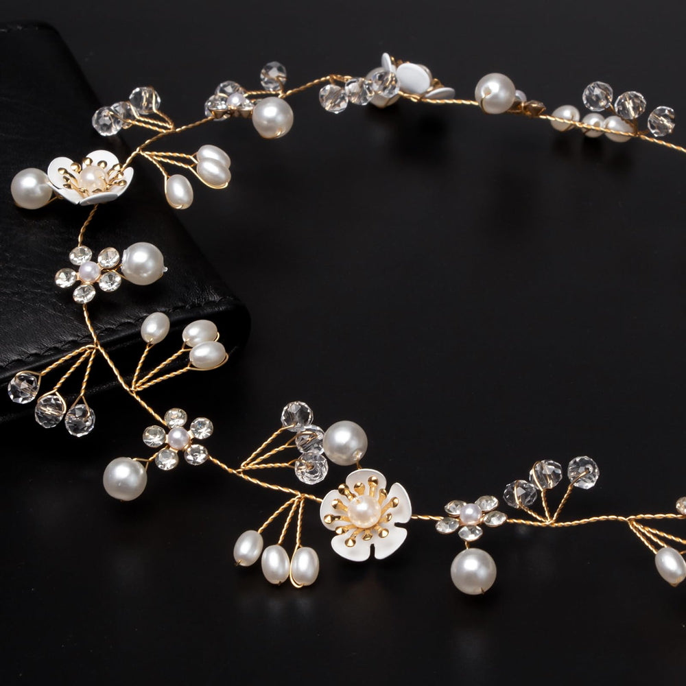 Darlingao soft ribbon secure-fit keeps the crown in place during celebrations.