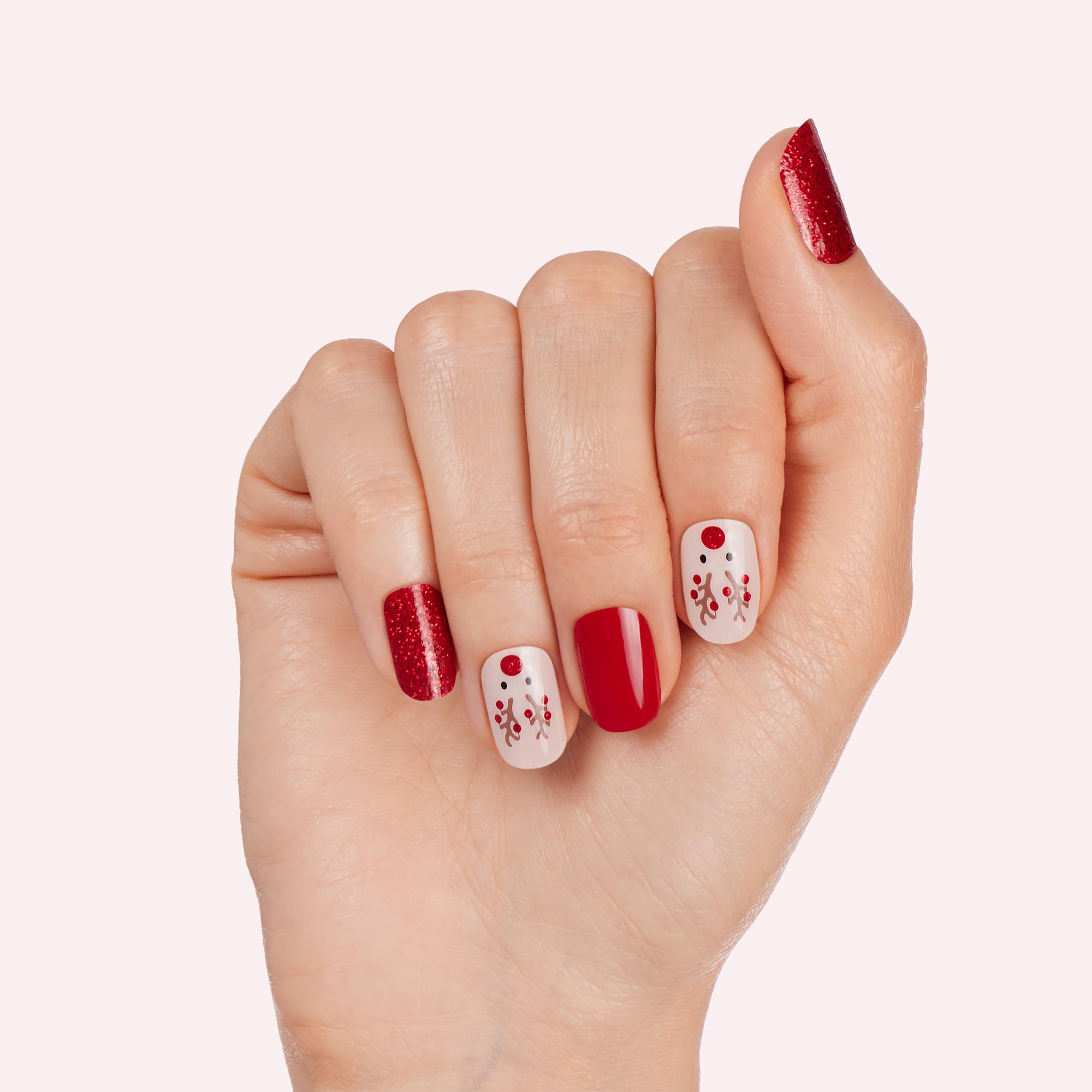 Dashing Diva quick-application nails highlight fast, mess-free gel-look finish.